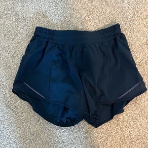 Lululemon Hotty Hot Shorts 4” RS - Navy Blue - EUC